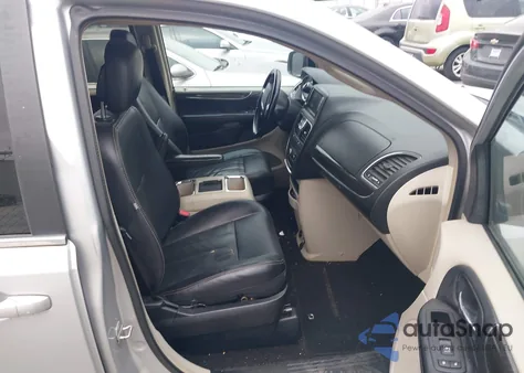 2012 Chrysler Town & Country Touring z USA, uszkodzony, nr VIN 2C4RC1BG5CR306913